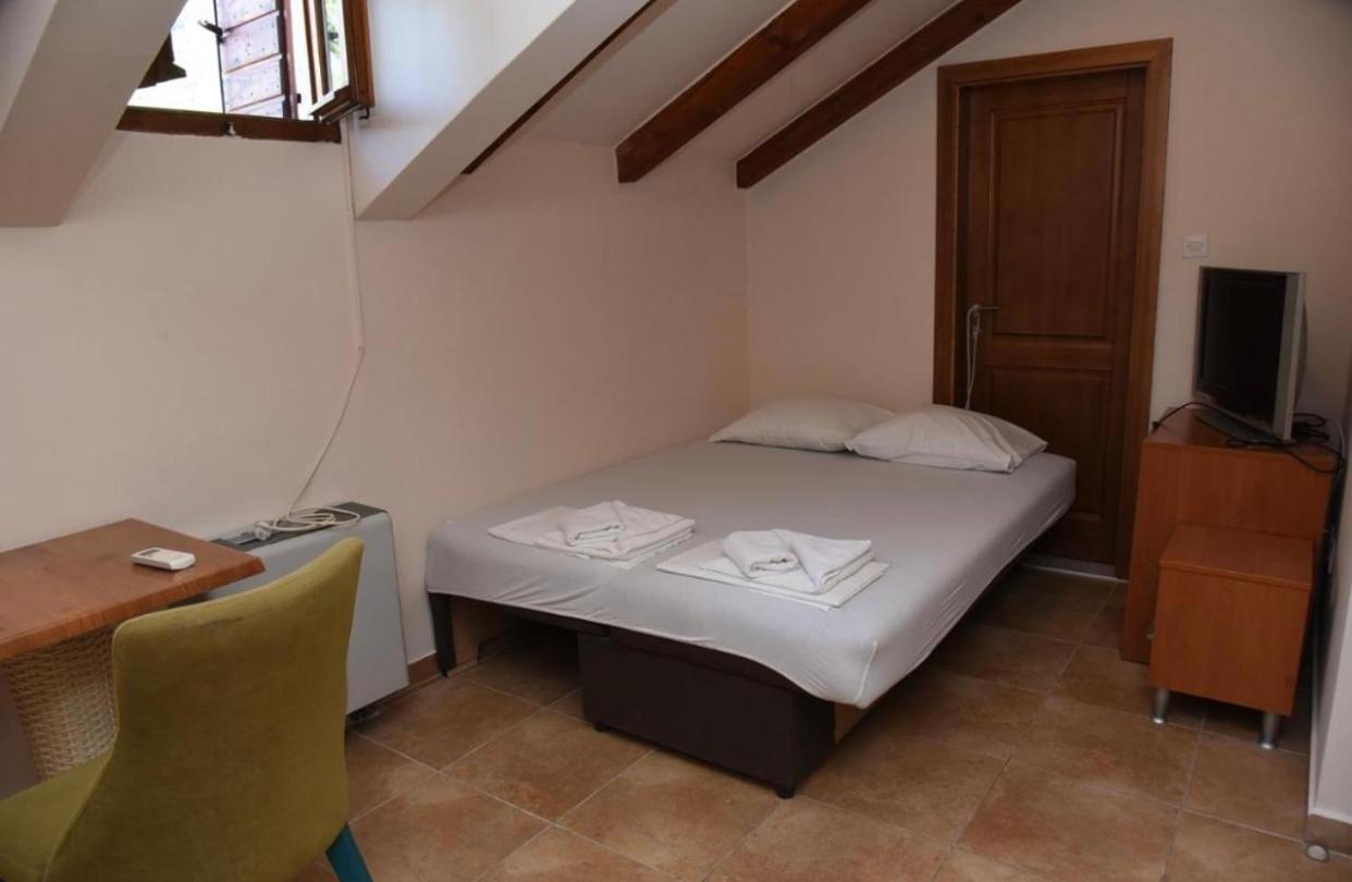 Apartments Barba Kotor Exterior photo