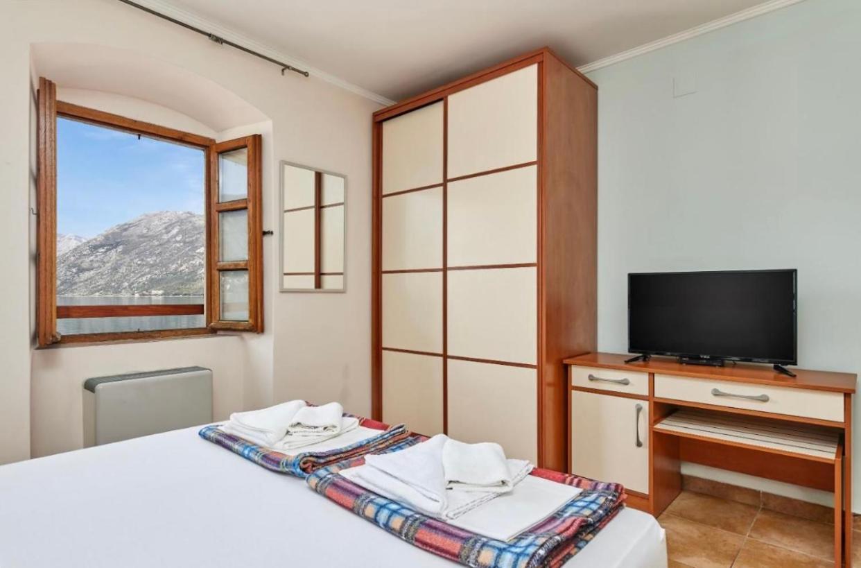 Apartments Barba Kotor Exterior photo