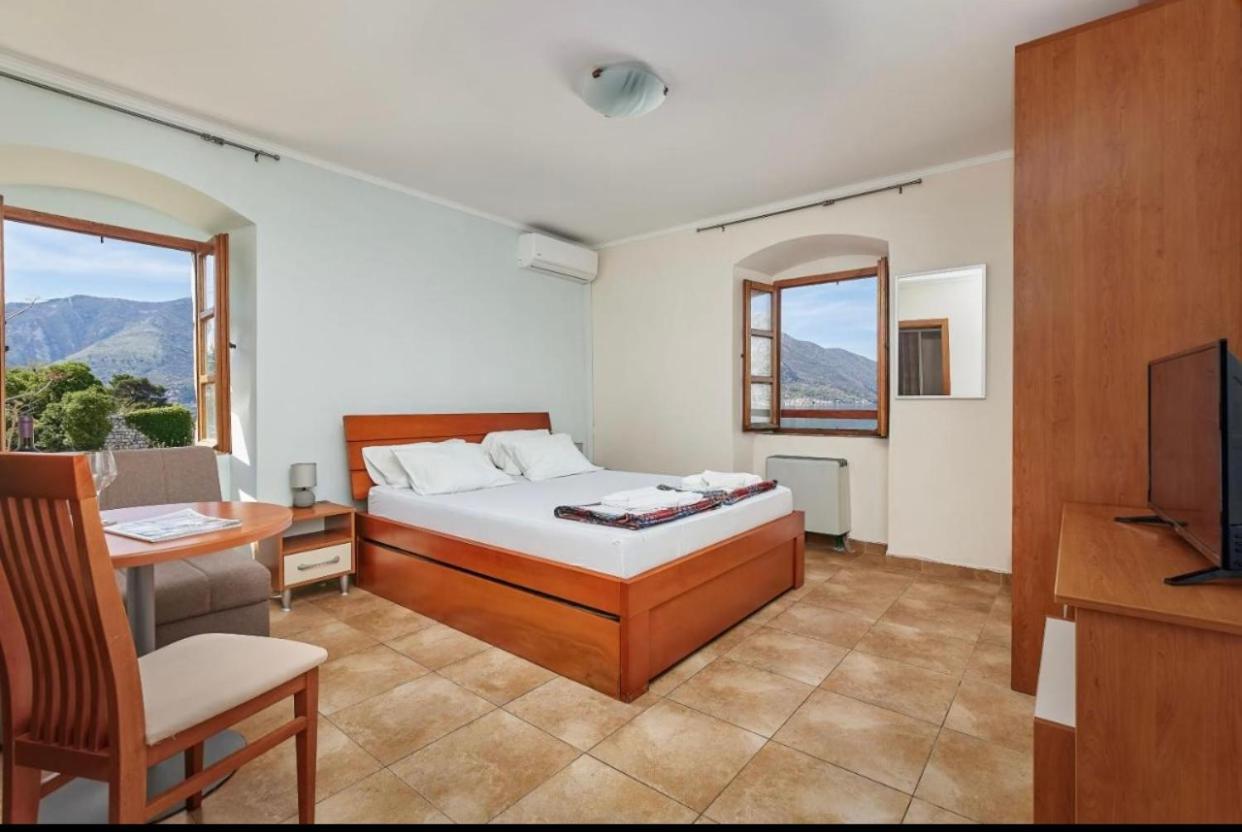 Apartments Barba Kotor Exterior photo